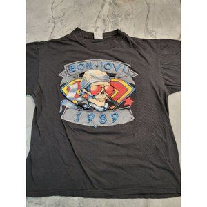 21. 1989 Vintage Bon Jovi Tour Shirt XL